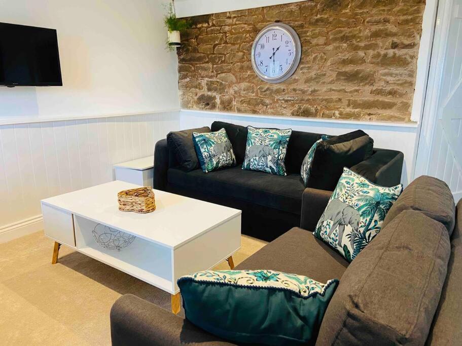 The Mill Stylish Rural Apartment With Beautiful Views Welsh Newton Common Buitenkant foto
