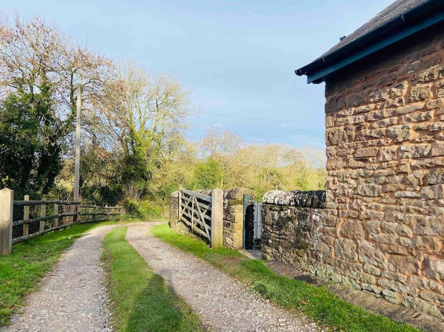 The Mill Stylish Rural Apartment With Beautiful Views Welsh Newton Common Buitenkant foto