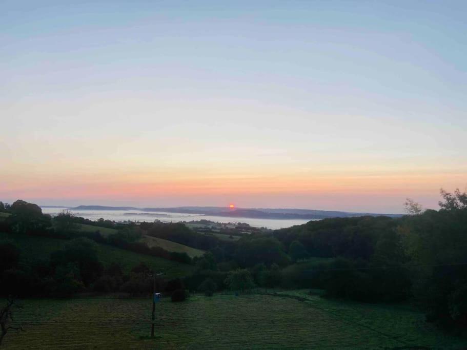 The Mill Stylish Rural Apartment With Beautiful Views Welsh Newton Common Buitenkant foto