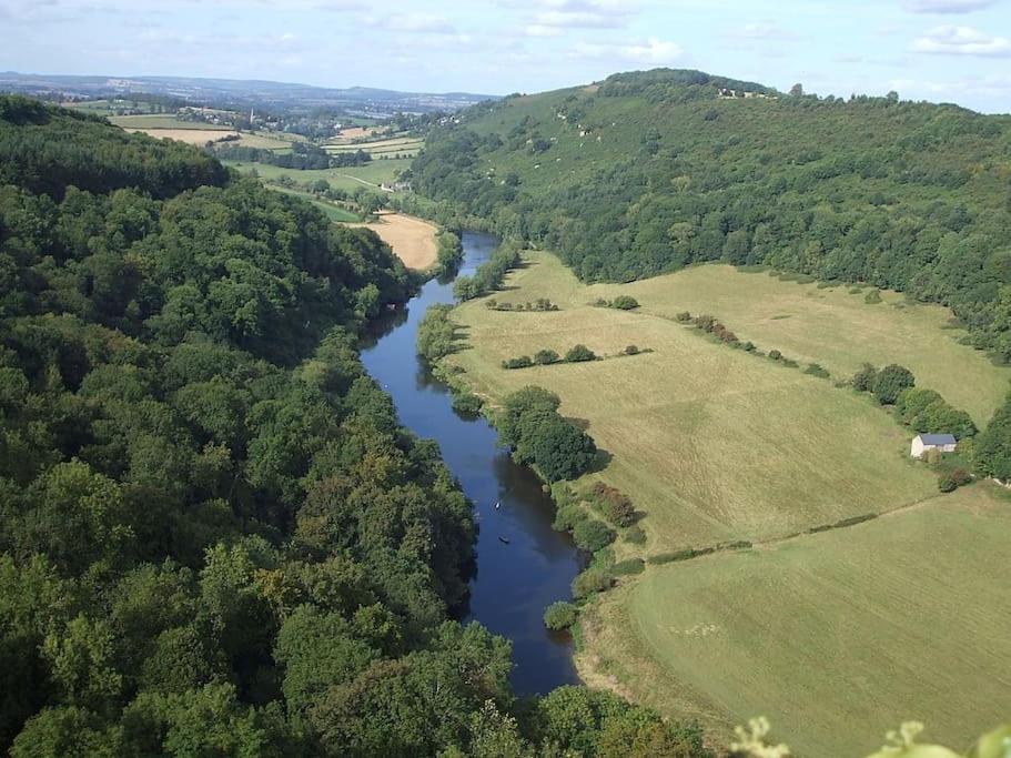 The Mill Stylish Rural Apartment With Beautiful Views Welsh Newton Common Buitenkant foto
